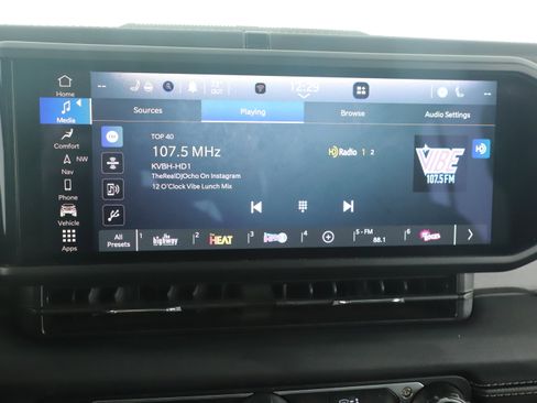 Used 2024 Jeep Wrangler Sahara w/ Technology Group image 17