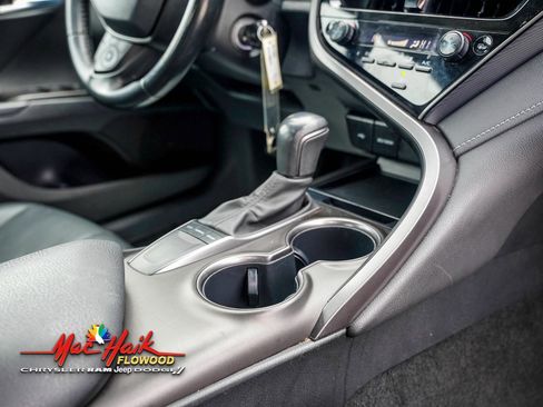 Used 2023 Toyota Camry SE image 11