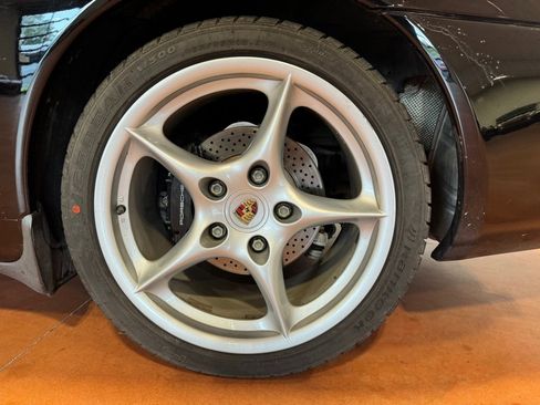 Used 2002 Porsche 911 Carrera 4 image 11