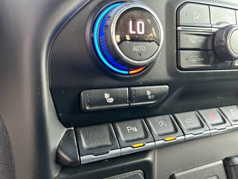 Used 2019 Chevrolet Silverado 1500 RST AWD/4WD image 30