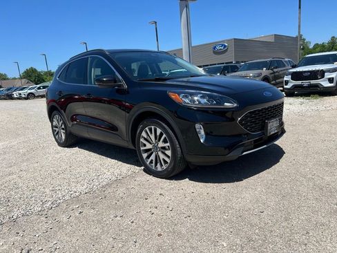 Used 2020 Ford Escape Titanium w/ Titanium Premium Package 2.0 AWD/4WD image 2