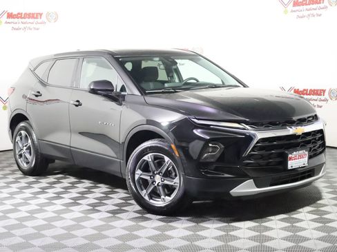 Used 2026 Chevrolet Blazer LT FWD image 2