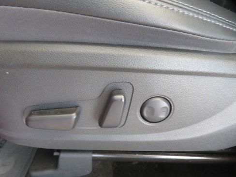 Used 2023 Hyundai Santa Fe SEL w/ Premium Package image 16