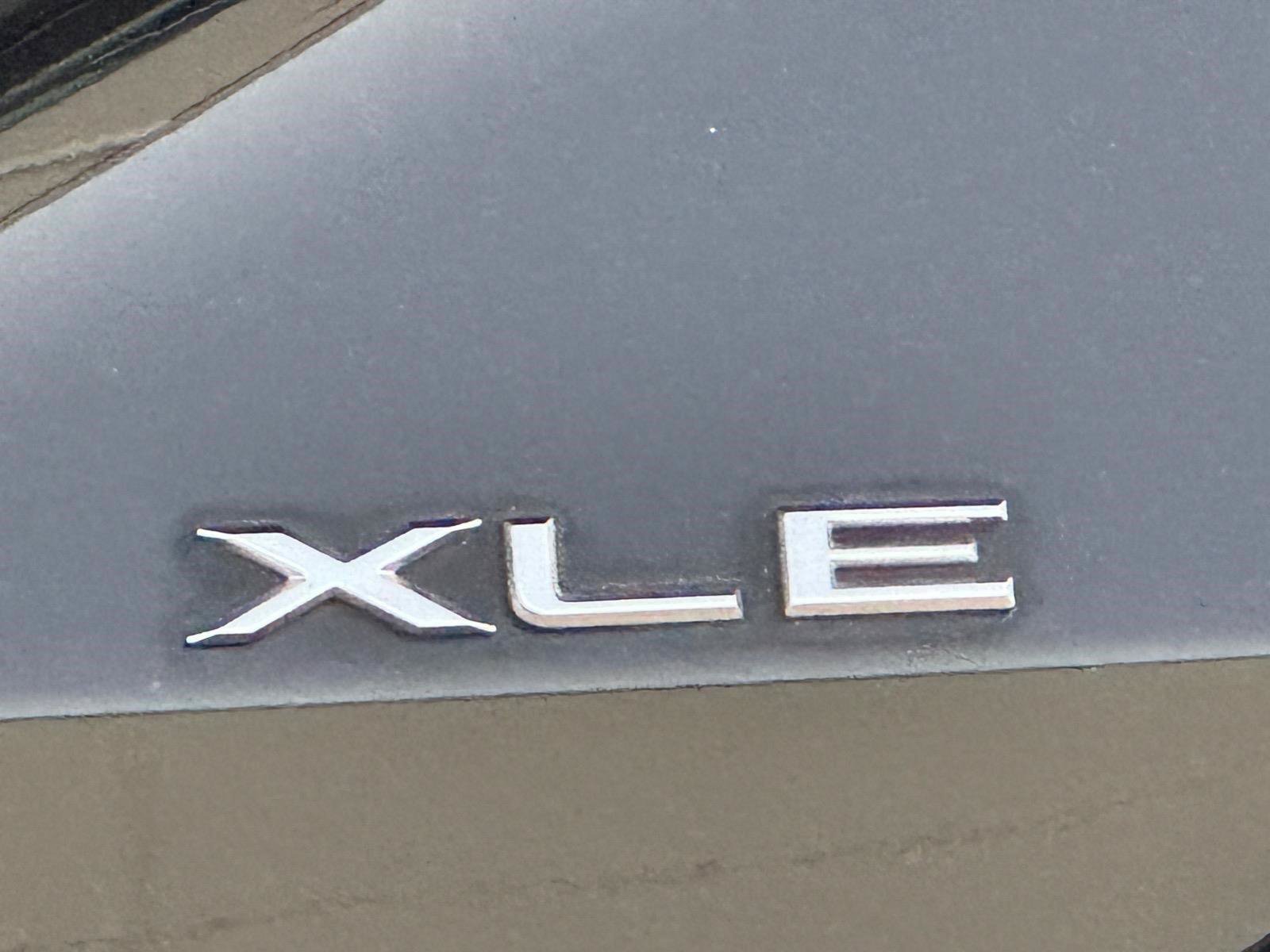 Used 2022 Toyota Avalon XLE FWD image 10
