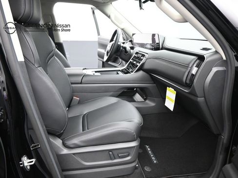 New 2025 Nissan Armada SV image 14