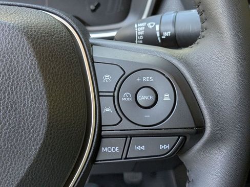 Used 2025 Toyota Corolla XLE image 17