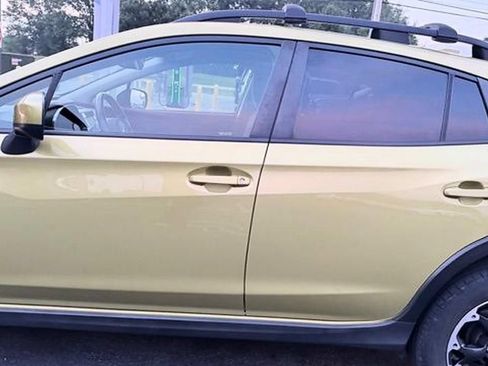 Used 2022 Subaru Crosstrek 2.0i Premium AWD/4WD image 5