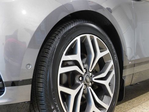 Used 2019 Land Rover Range Rover Velar R-Dynamic SE AWD/4WD image 18