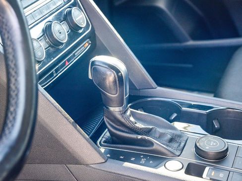 Used 2018 Volkswagen Atlas SEL image 19