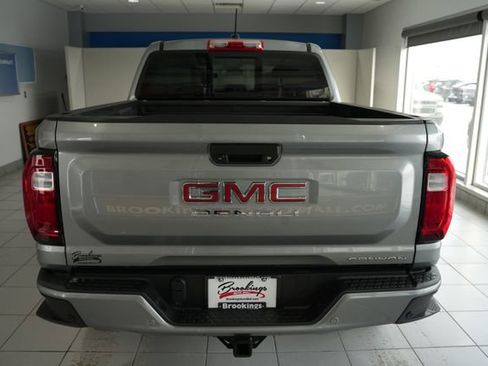 Used 2023 GMC Canyon Denali image 9