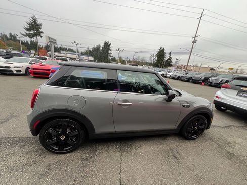 Used 2022 MINI Cooper SE image 8
