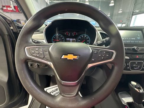 Used 2018 Chevrolet Equinox LS FWD image 17