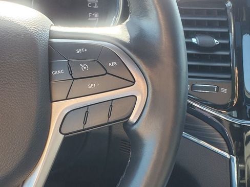Used 2021 Jeep Grand Cherokee Limited AWD/4WD image 14