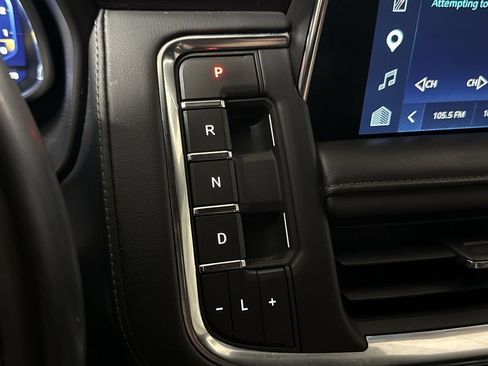 Used 2023 Chevrolet Suburban LT AWD/4WD image 18