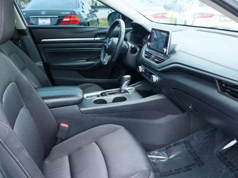 Used 2019 Nissan Altima 2.5 SV image 12