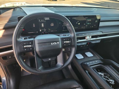 Used 2027 Kia Telluride S w/ Towing Package FWD image 2