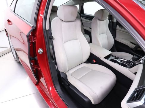 Used 2018 Honda Accord LX image 17