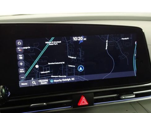 Used 2024 Hyundai Elantra SEL image 9