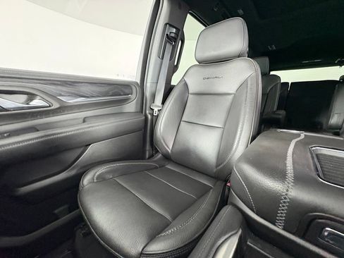 Used 2022 GMC Yukon Denali w/ Advanced Technology Package AWD/4WD image 18
