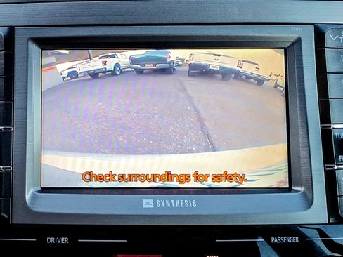 Used 2011 Toyota Avalon Limited FWD image 12