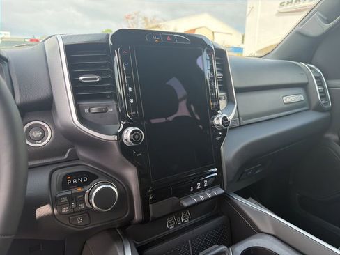 New 2026 RAM 1500 4x4 Crew Cab image 21