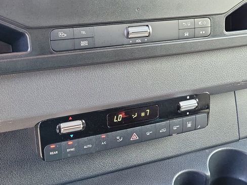 Used 2024 Mercedes-Benz Sprinter 2500 image 30