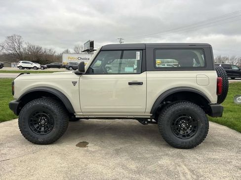 New 2026 Ford Bronco Heritage Edition image 4
