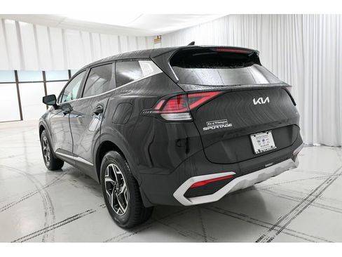 Used 2023 Kia Sportage LX image 5