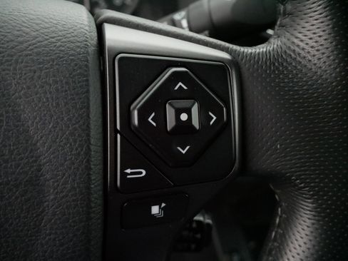 Used 2019 Toyota Tacoma TRD Sport AWD/4WD image 26