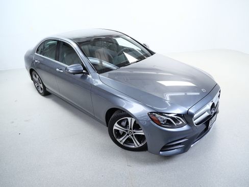 Used 2020 Mercedes-Benz E 350 4MATIC Sedan image 4