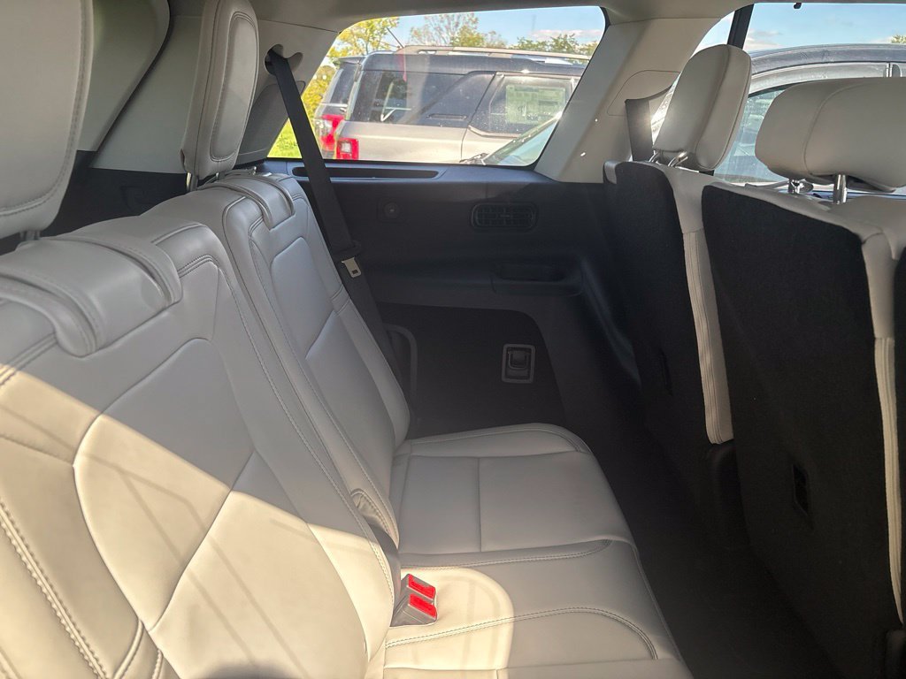 Used 2025 Lincoln Aviator Reserve w/ Equipment Group 201A AWD/4WD image 7
