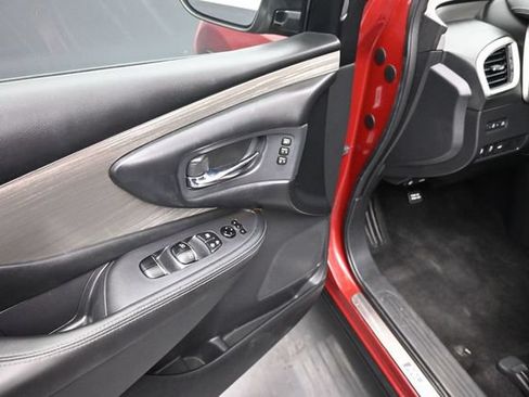 Used 2018 Nissan Murano SL w/ Moonroof Package FWD image 15