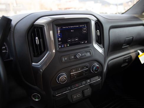 Certified 2024 Chevrolet Silverado 2500 Custom image 16