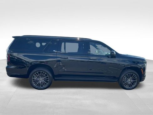 Used 2026 Cadillac Escalade ESV Platinum Sport AWD/4WD image 6
