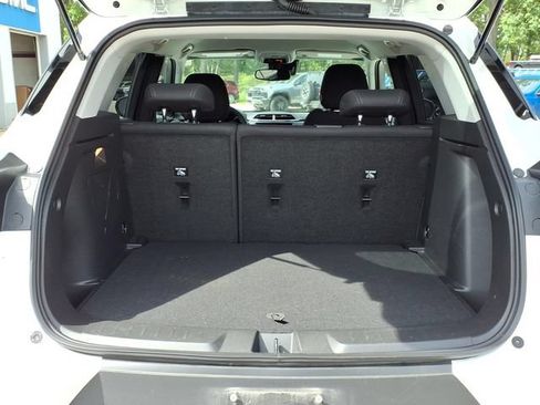 Used 2023 Chevrolet TrailBlazer LT w/ Convenience Package FWD image 13