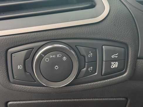 Used 2022 Ford Edge SEL w/ Convenience Package image 15