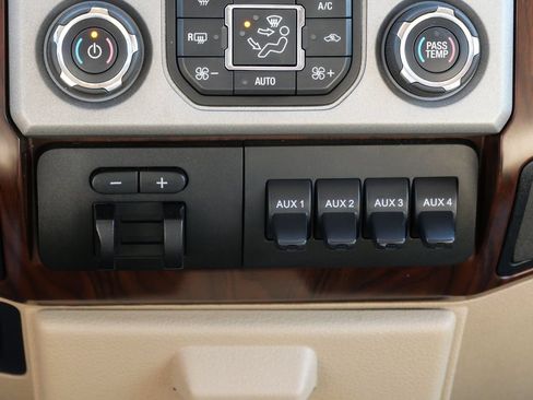 Used 2014 Ford F250 Lariat w/ Chrome Package AWD/4WD image 19