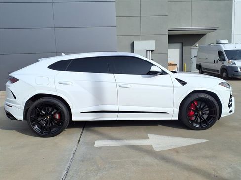 Used 2022 Lamborghini Urus image 5