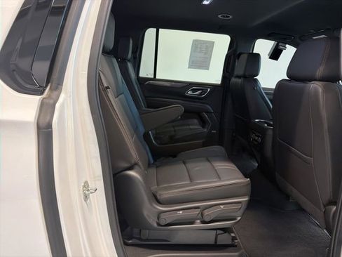 Used 2022 Chevrolet Suburban RST w/ Luxury Package AWD/4WD image 44