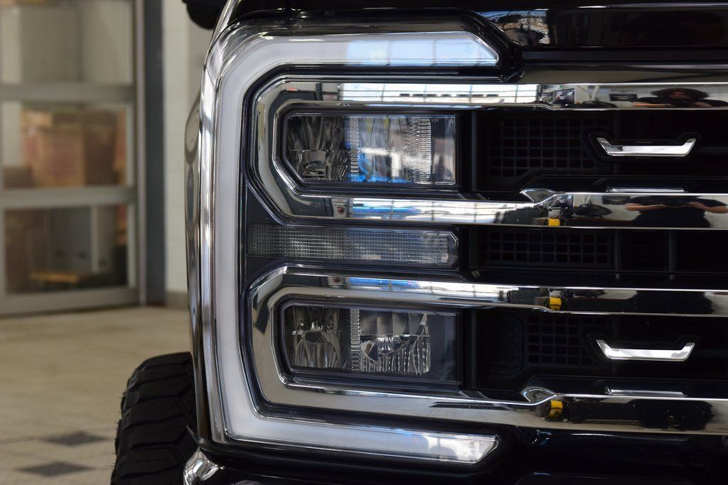 Used 2023 Ford F250 Lariat w/ Lariat Ultimate Package AWD/4WD image 10