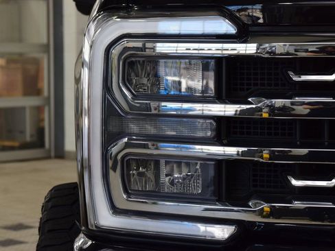 Used 2023 Ford F250 Lariat w/ Lariat Ultimate Package image 10