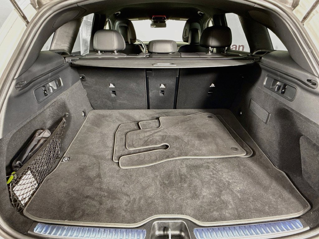 Used 2024 Mercedes-Benz GLC 300 image 25