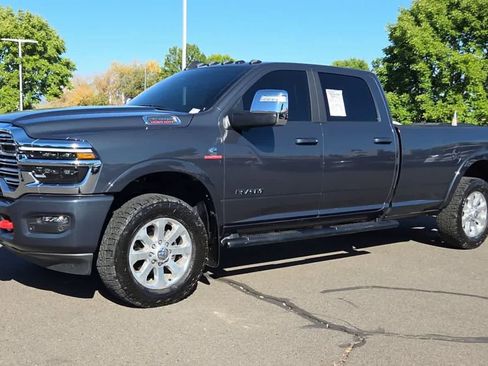 Used 2025 RAM 3500 Laramie AWD/4WD image 4