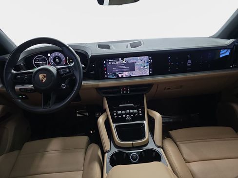 Used 2024 Porsche Cayenne S image 12