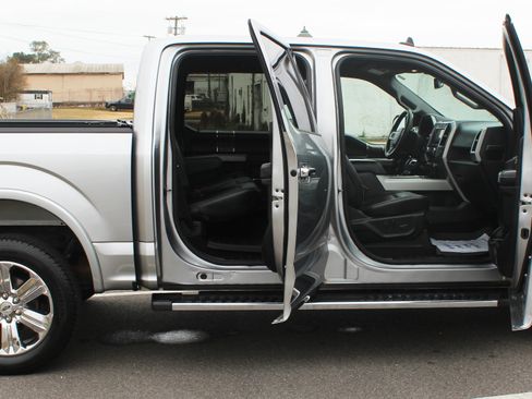 Used 2020 Ford F150 Lariat image 12