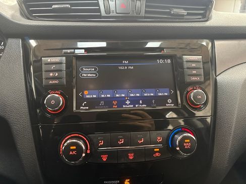 Used 2020 Nissan Rogue Sport S w/ Appearance Package FWD image 18