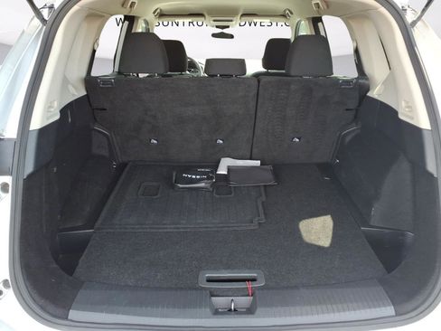 Used 2024 Nissan Rogue S image 22