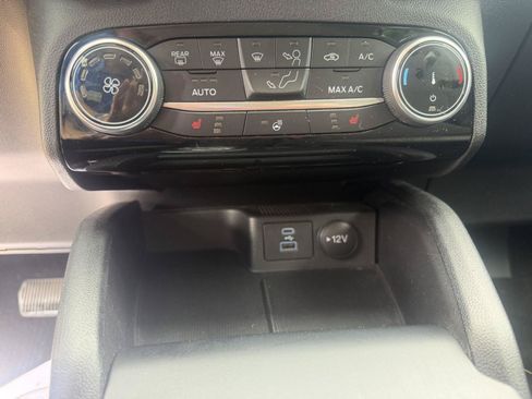Used 2022 Ford Escape SE w/ Cold Weather Package FWD image 15