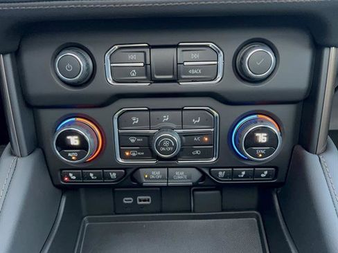 Used 2023 Chevrolet Tahoe High Country image 27