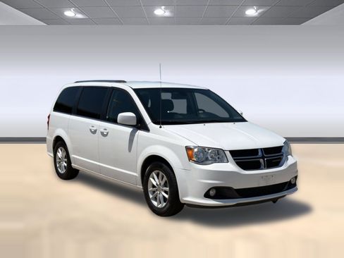 Used 2020 Dodge Grand Caravan SXT FWD image 7